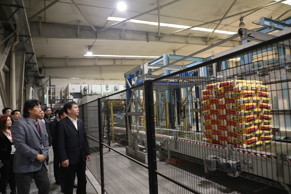 武汉市蔡甸区区长郝胜勇莅临明博网页参观调研