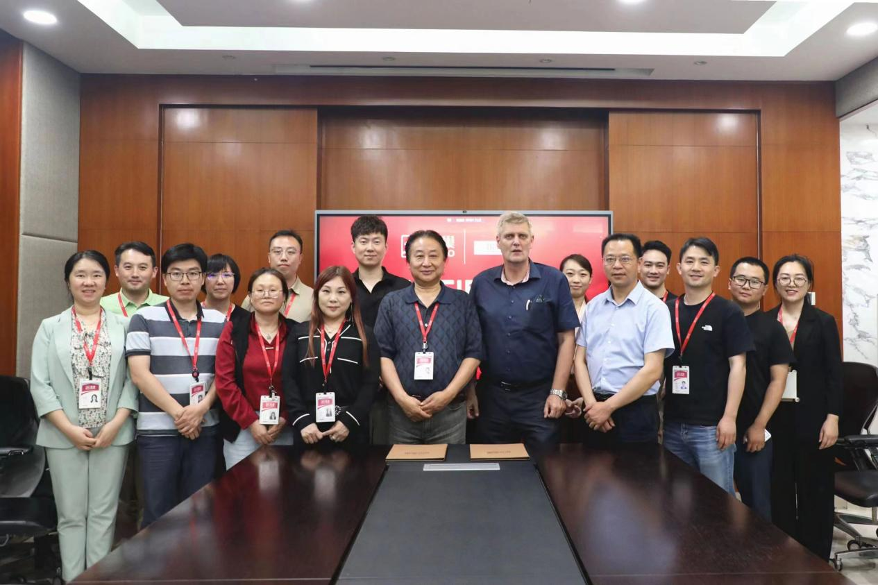 明博网页武汉股份公司与德国IBAU HAMBURG公司顺利签约